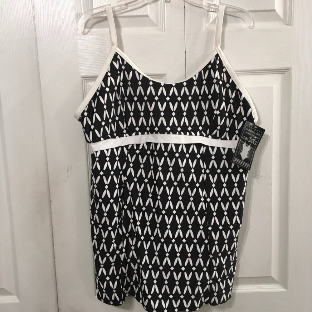 Catalina One-Piece Suddenly Slim Swim Suit